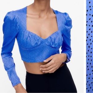 NWT Zara women’s long sleeve crop top size small with slightly puffed sleeve.